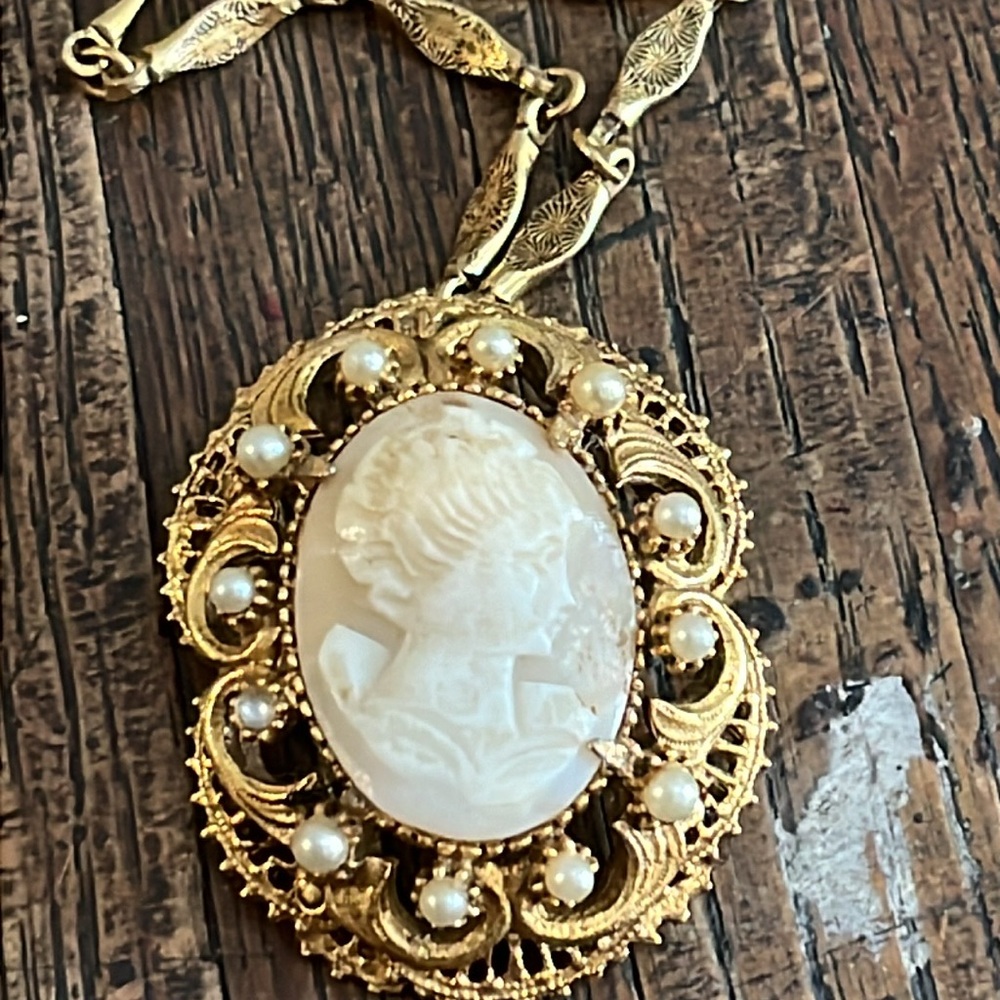 VINTAGE FLORENZA NECKLACE AND BROOCH, dainty CAMEO of girl,goldtone chain,SIGNED